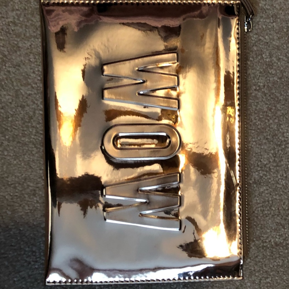 Wow pouch